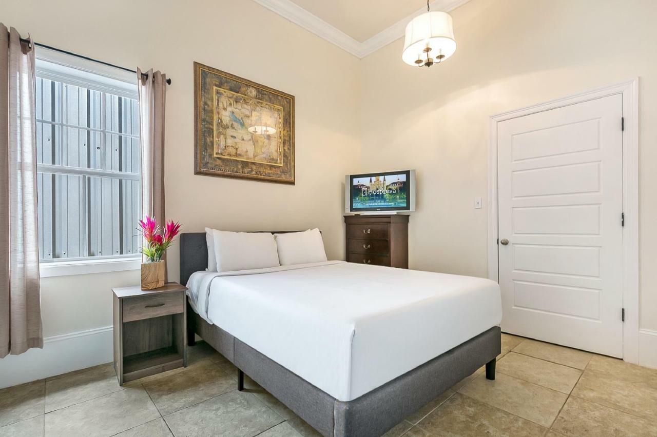 Spacious 4Br Condo On Carondelet Near All Hot Spo New Orleans Esterno foto