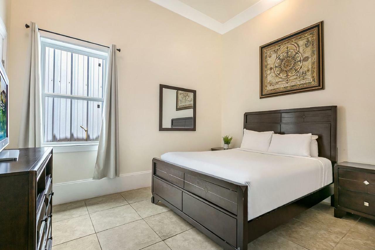 Spacious 4Br Condo On Carondelet Near All Hot Spo New Orleans Esterno foto
